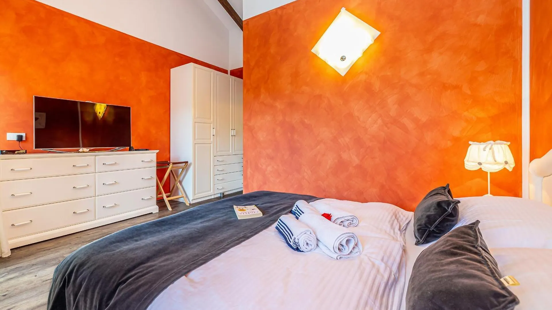 Holiday House Seascape I With Private Pool And Spacious Garden Malinska Croatia