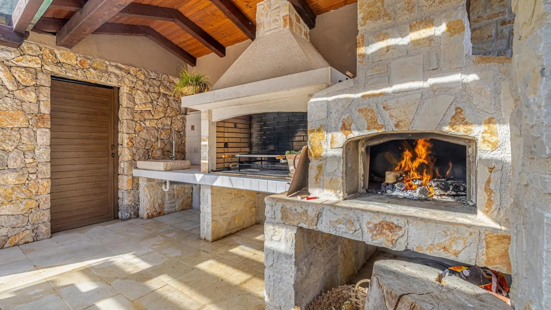 Holiday House Seascape I With Private Pool And Spacious Garden Malinska Casa vacanze